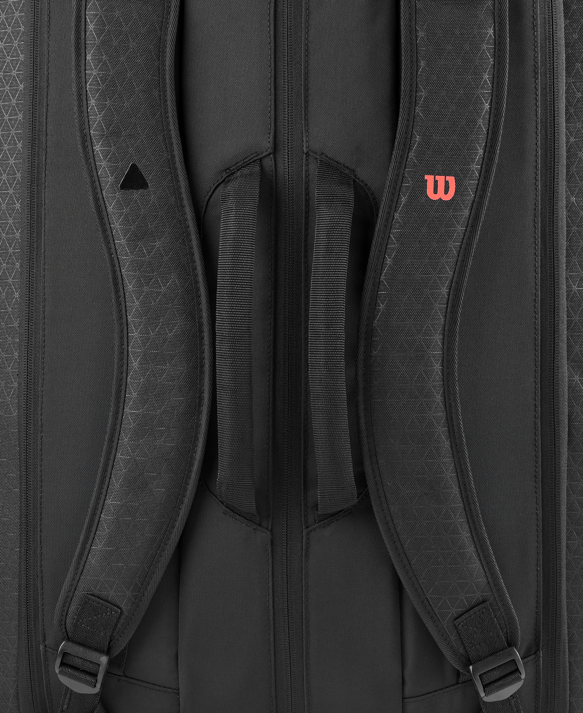 WR8038201_10_Clash_V3_Super_Tour_15PK_Black_Redpnghigh Res mochila Clash V3 Super Tour